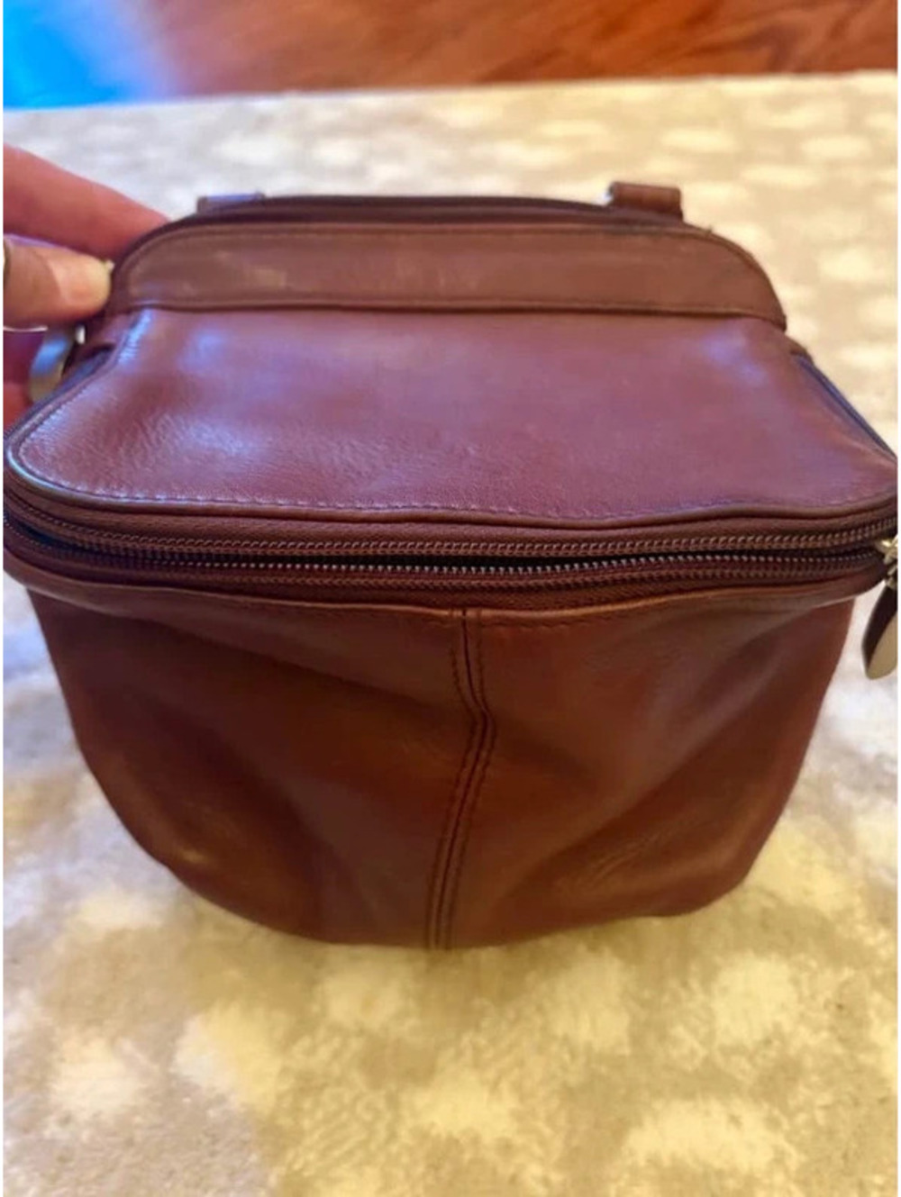 TravelSmith Leather Travel Organizer Crossbody Bag – Brown